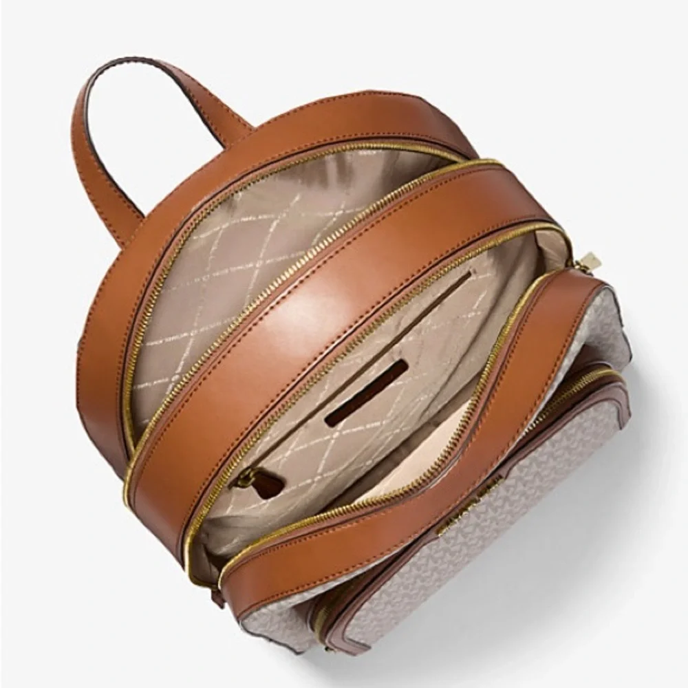 🧡SALE‼️🧡NWT Michael Kors $558 Large Jaycee Logo Vanilla Backpack with MK Print - Picture 4 of 5